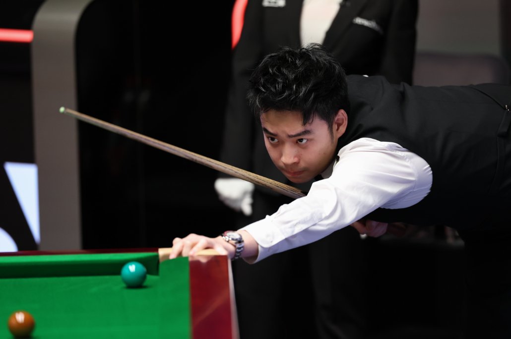 她同样保持 她同样保持